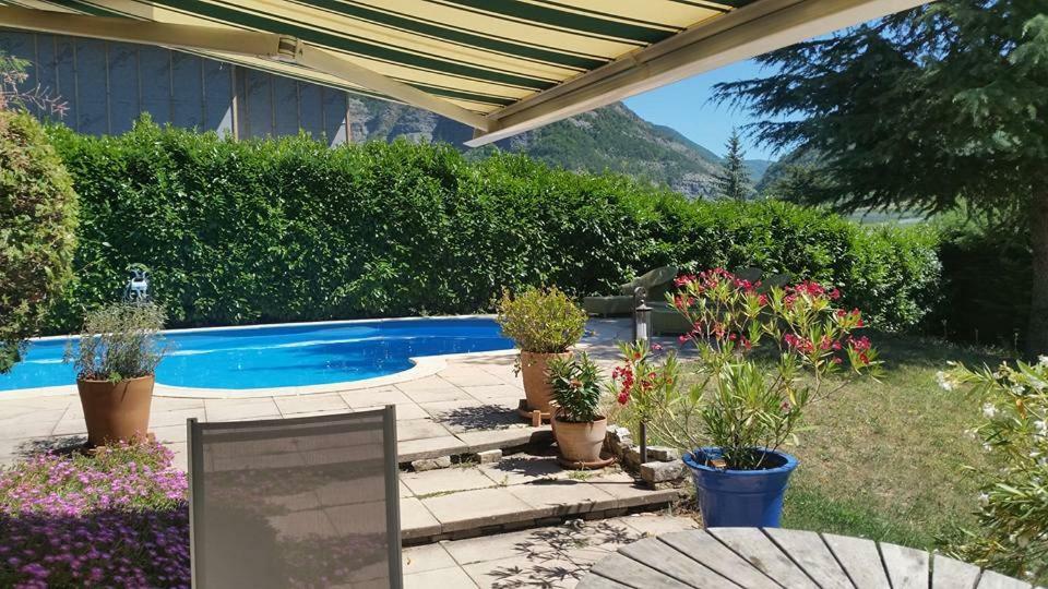 Au Paradis Des Grillons Espinasses Esterno foto