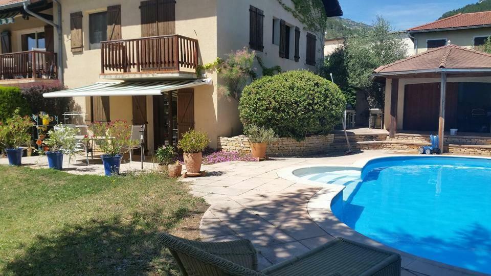 Au Paradis Des Grillons Espinasses Esterno foto