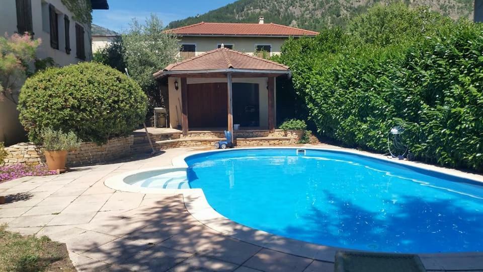 Au Paradis Des Grillons Espinasses Esterno foto
